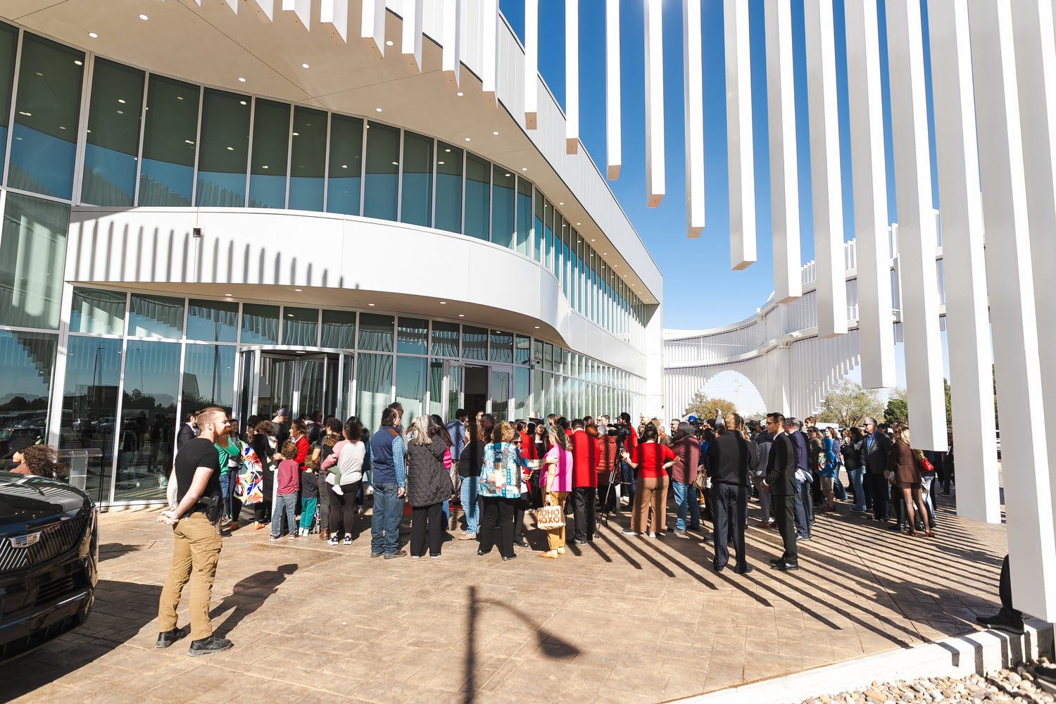 Community gathers outside for grand reopening of Ellen Noel Art Museum